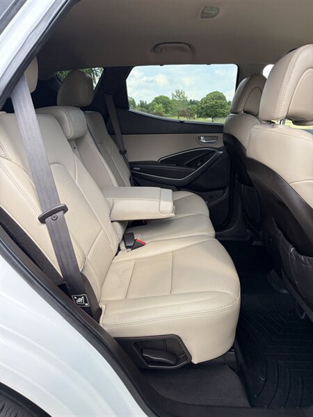2014 Hyundai SANTA FE Sport 2.4L - Photo 9 - Brunswick, OH 44212
