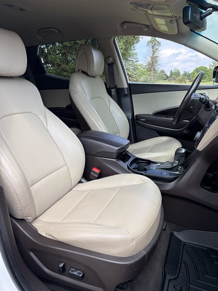 2014 Hyundai SANTA FE Sport 2.4L - Photo 8 - Brunswick, OH 44212