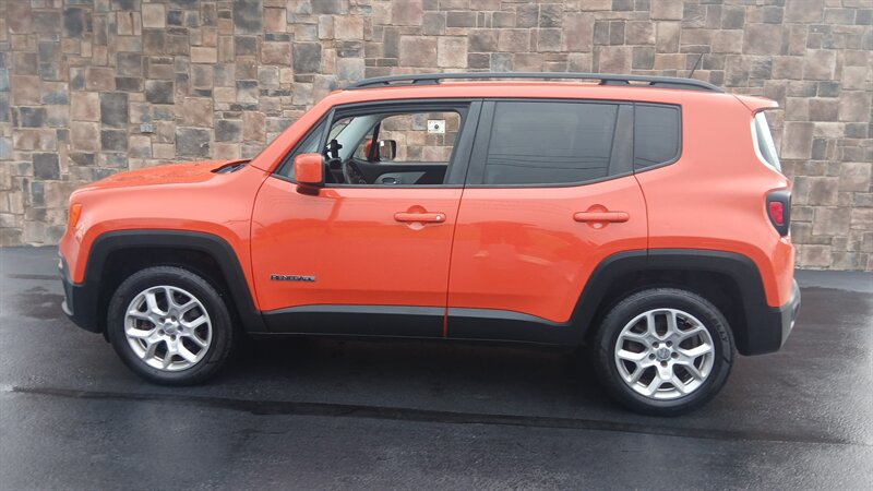 2015 Jeep Renegade Latitude - Photo 35 - Brunswick, OH 44212