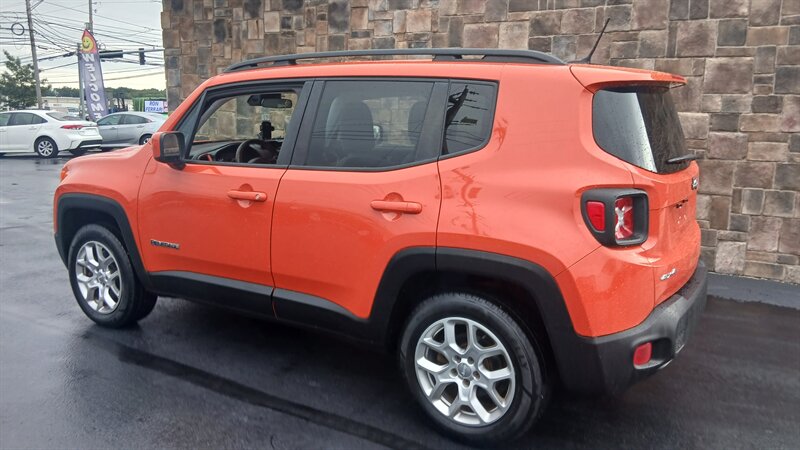 2015 Jeep Renegade Latitude - Photo 24 - Brunswick, OH 44212