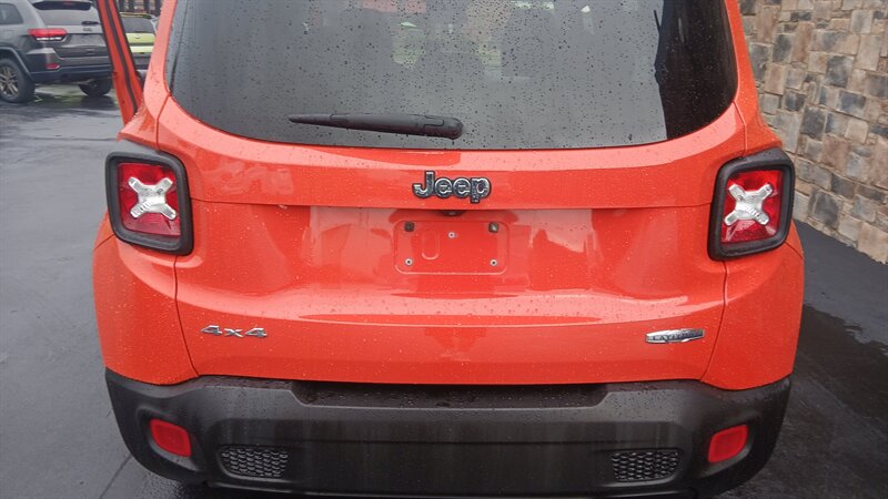 2015 Jeep Renegade Latitude - Photo 26 - Brunswick, OH 44212