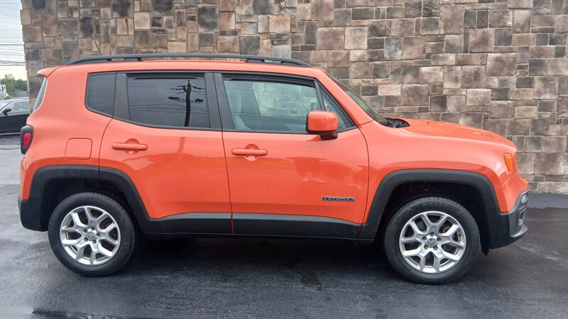 2015 Jeep Renegade Latitude - Photo 14 - Brunswick, OH 44212