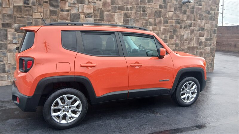 2015 Jeep Renegade Latitude - Photo 27 - Brunswick, OH 44212