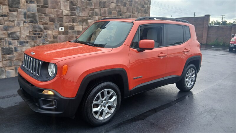 2015 Jeep Renegade Latitude - Photo 3 - Brunswick, OH 44212