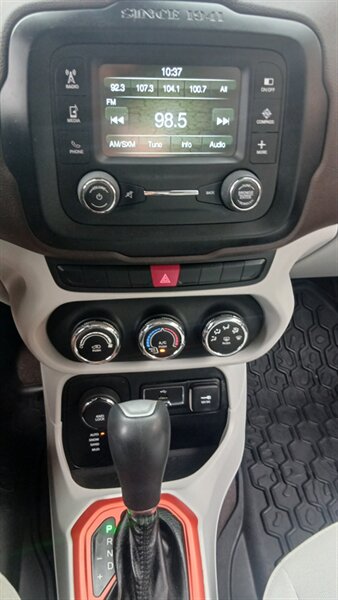2015 Jeep Renegade Latitude - Photo 20 - Brunswick, OH 44212