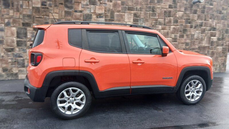 2015 Jeep Renegade Latitude - Photo 16 - Brunswick, OH 44212