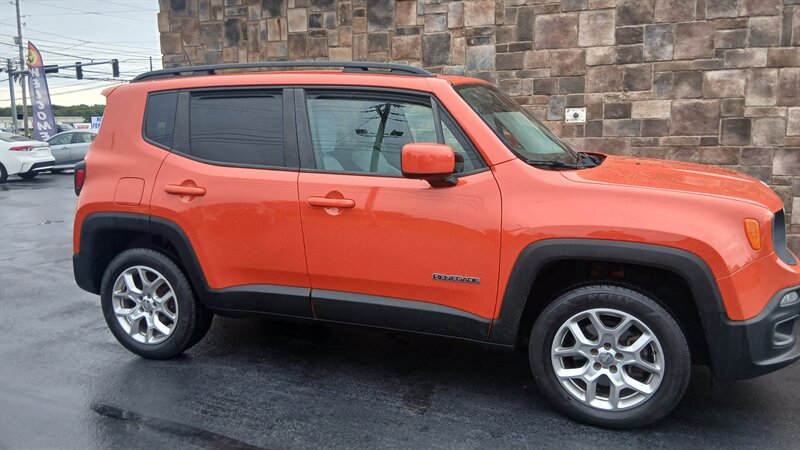 2015 Jeep Renegade Latitude - Photo 39 - Brunswick, OH 44212