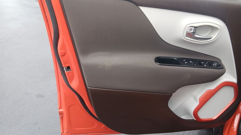 2015 Jeep Renegade Latitude - Photo 21 - Brunswick, OH 44212