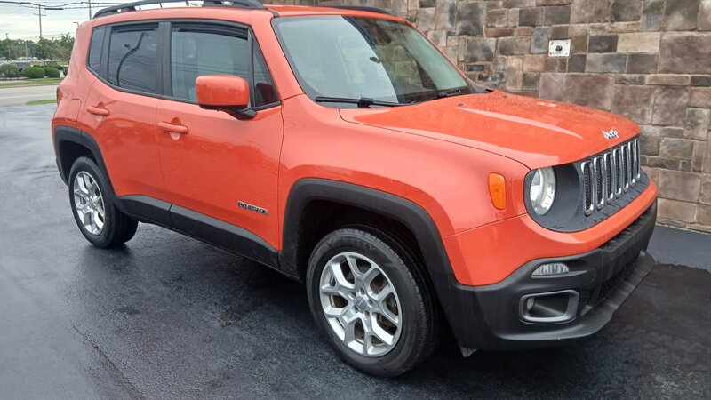 2015 Jeep Renegade Latitude - Photo 11 - Brunswick, OH 44212