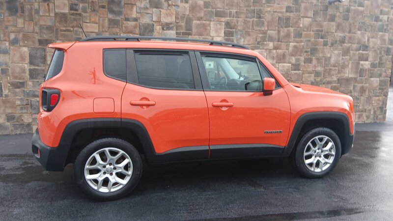 2015 Jeep Renegade Latitude - Photo 17 - Brunswick, OH 44212