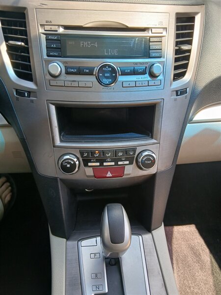 2012 Subaru Legacy 2.5i - Photo 24 - Brunswick, OH 44212