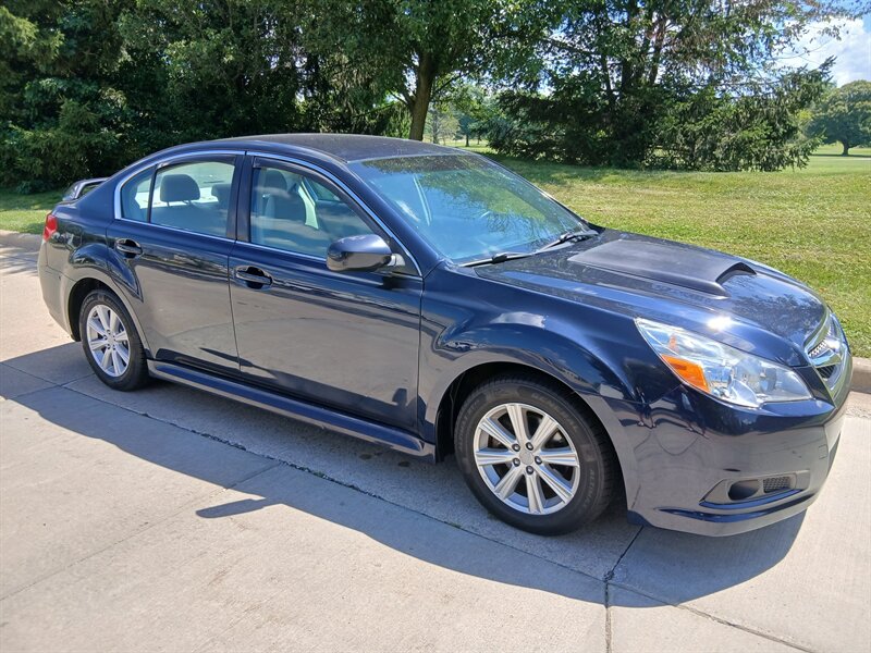 2012 Subaru Legacy 2.5i - Photo 4 - Brunswick, OH 44212
