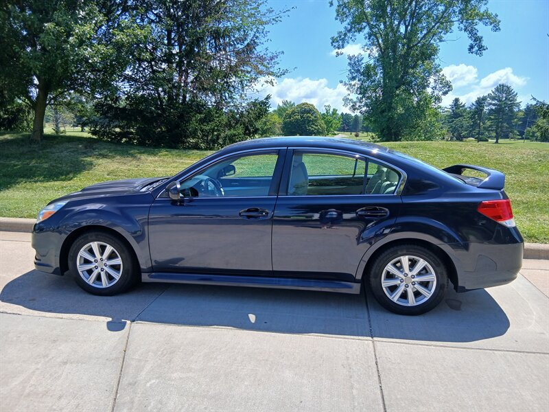 2012 Subaru Legacy 2.5i - Photo 10 - Brunswick, OH 44212