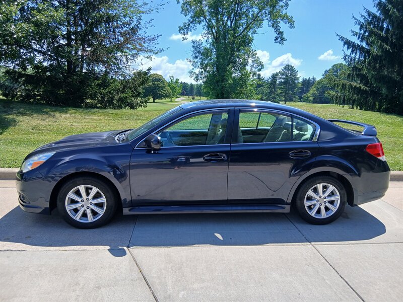 2012 Subaru Legacy 2.5i - Photo 8 - Brunswick, OH 44212