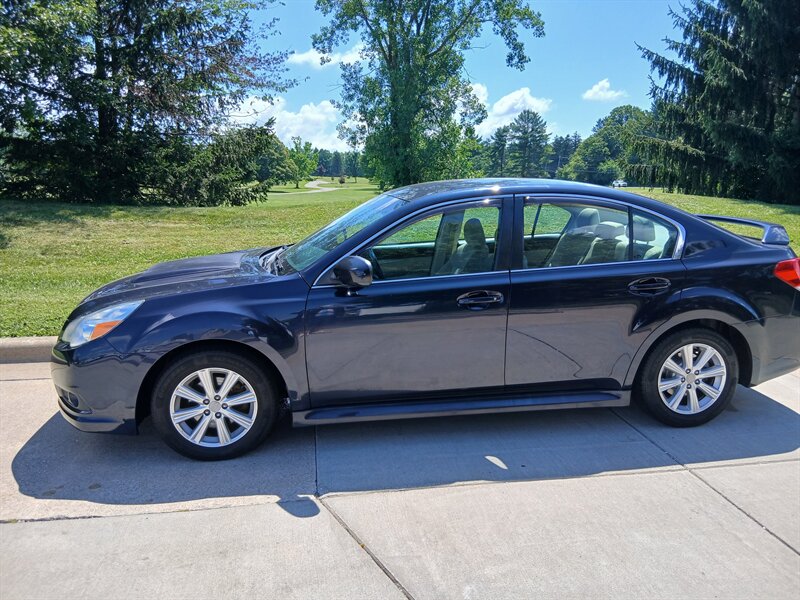 2012 Subaru Legacy 2.5i - Photo 7 - Brunswick, OH 44212