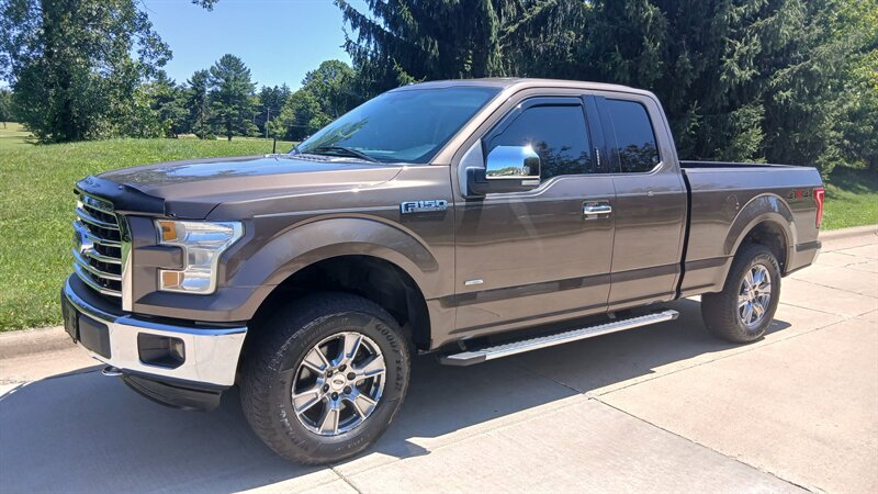 2015 Ford F-150 XLT - Photo 2 - Brunswick, OH 44212