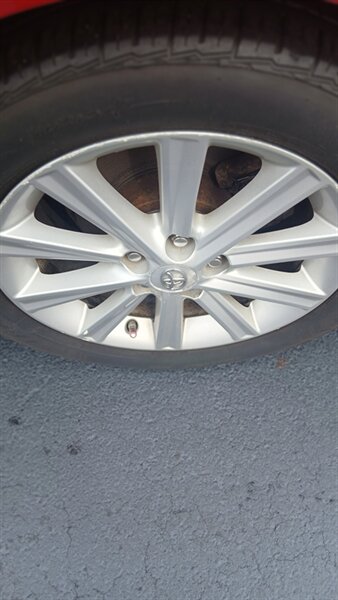 2012 Toyota Camry Hybrid LE - Photo 29 - Brunswick, OH 44212