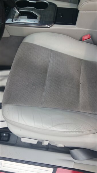 2012 Toyota Camry Hybrid LE - Photo 28 - Brunswick, OH 44212