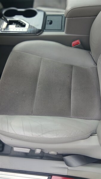 2012 Toyota Camry Hybrid LE - Photo 25 - Brunswick, OH 44212