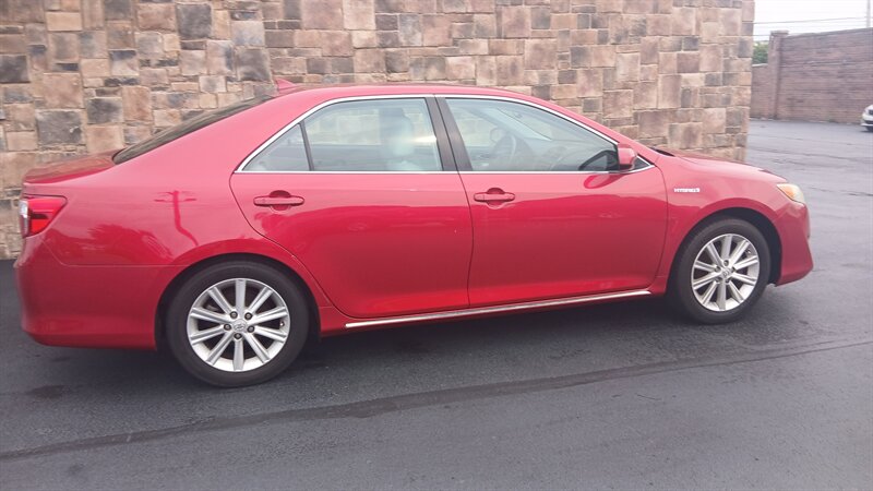 2012 Toyota Camry Hybrid LE - Photo 11 - Brunswick, OH 44212