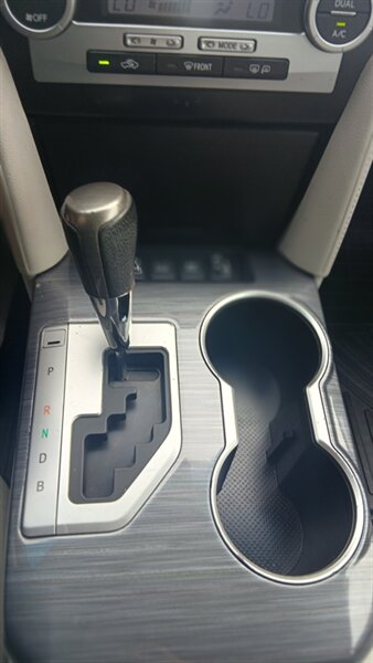 2012 Toyota Camry Hybrid LE - Photo 21 - Brunswick, OH 44212