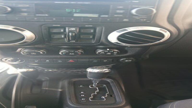 2013 Jeep Wrangler Unlimited Sahara - Photo 29 - Brunswick, OH 44212