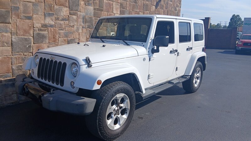2013 Jeep Wrangler Unlimited Sahara - Photo 5 - Brunswick, OH 44212