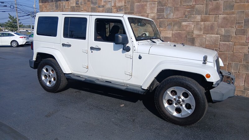 2013 Jeep Wrangler Unlimited Sahara - Photo 15 - Brunswick, OH 44212