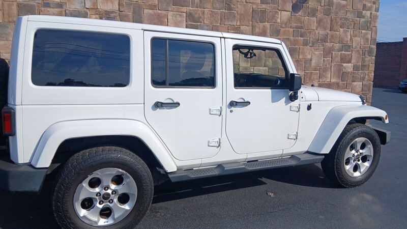 2013 Jeep Wrangler Unlimited Sahara - Photo 25 - Brunswick, OH 44212