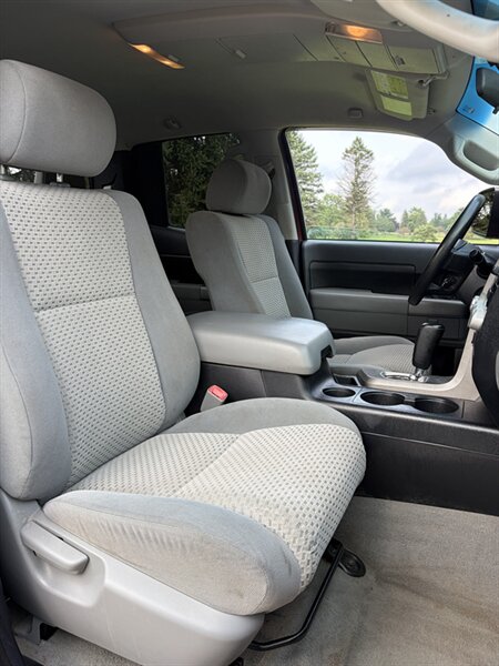 2010 Toyota Tundra Grade - Photo 9 - Brunswick, OH 44212