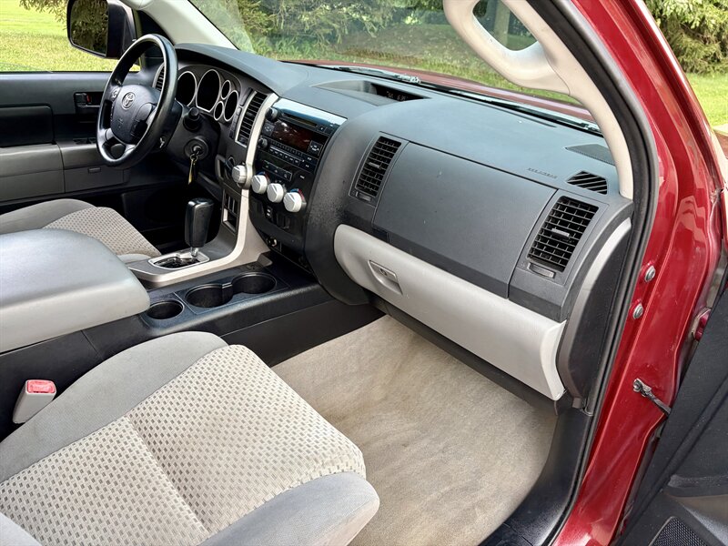 2010 Toyota Tundra Grade - Photo 8 - Brunswick, OH 44212