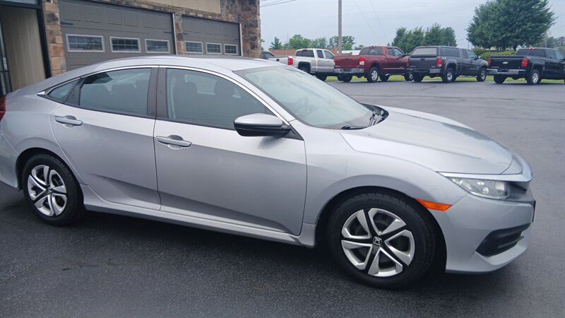 2016 Honda Civic LX - Photo 38 - Brunswick, OH 44212