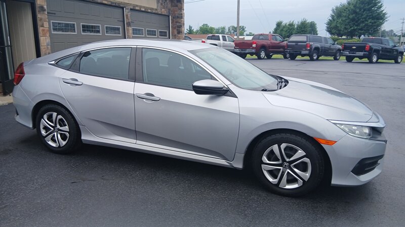 2016 Honda Civic LX - Photo 37 - Brunswick, OH 44212