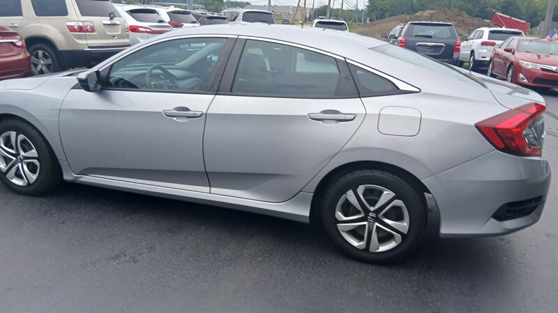 2016 Honda Civic LX - Photo 16 - Brunswick, OH 44212