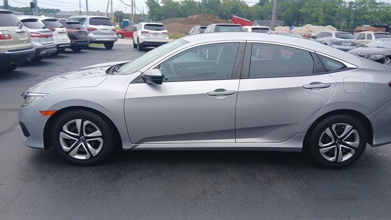 2016 Honda Civic LX - Photo 20 - Brunswick, OH 44212