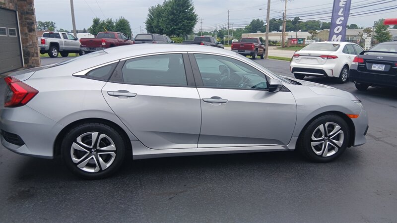 2016 Honda Civic LX - Photo 12 - Brunswick, OH 44212