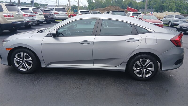 2016 Honda Civic LX - Photo 18 - Brunswick, OH 44212