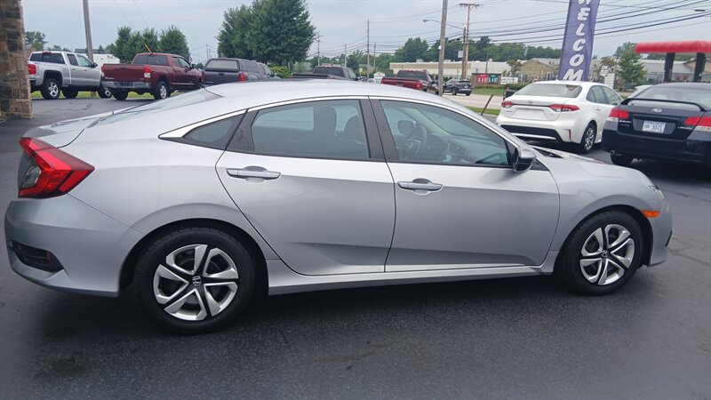 2016 Honda Civic LX - Photo 11 - Brunswick, OH 44212