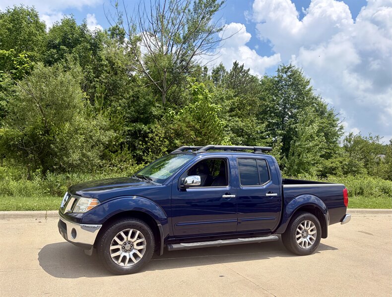 2010 Nissan Frontier SE V6 - Photo 3 - Brunswick, OH 44212