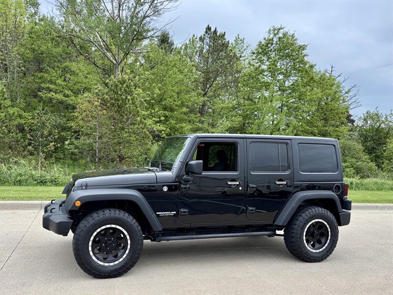 2016 Jeep Wrangler Unlimited Sport - Photo 5 - Brunswick, OH 44212