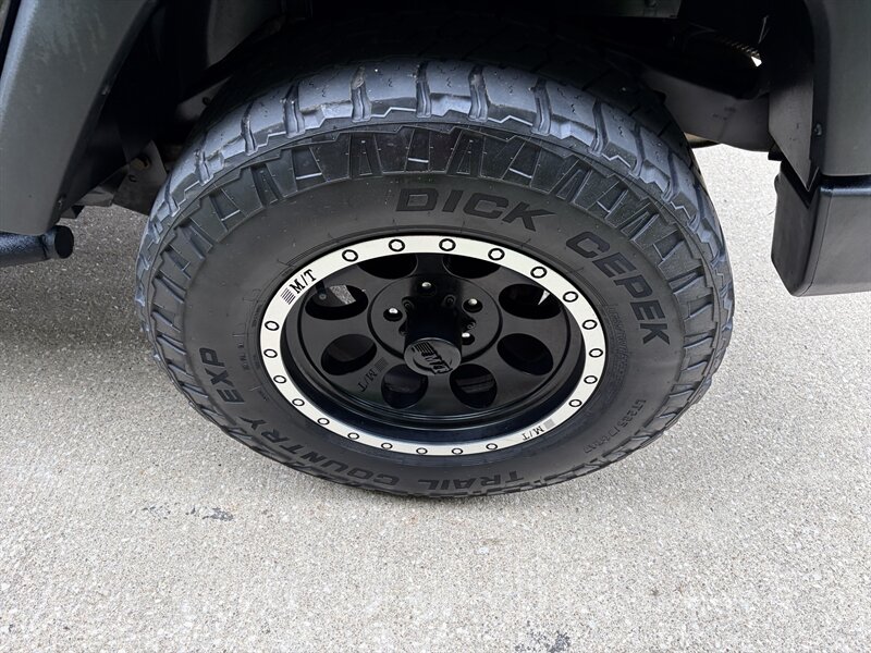 2016 Jeep Wrangler Unlimited Sport - Photo 13 - Brunswick, OH 44212