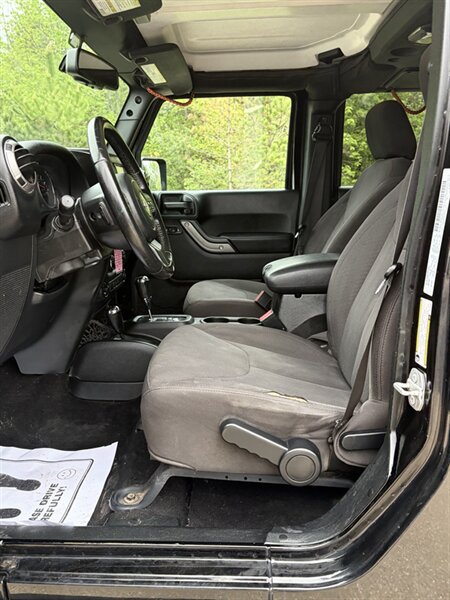 2016 Jeep Wrangler Unlimited Sport - Photo 8 - Brunswick, OH 44212