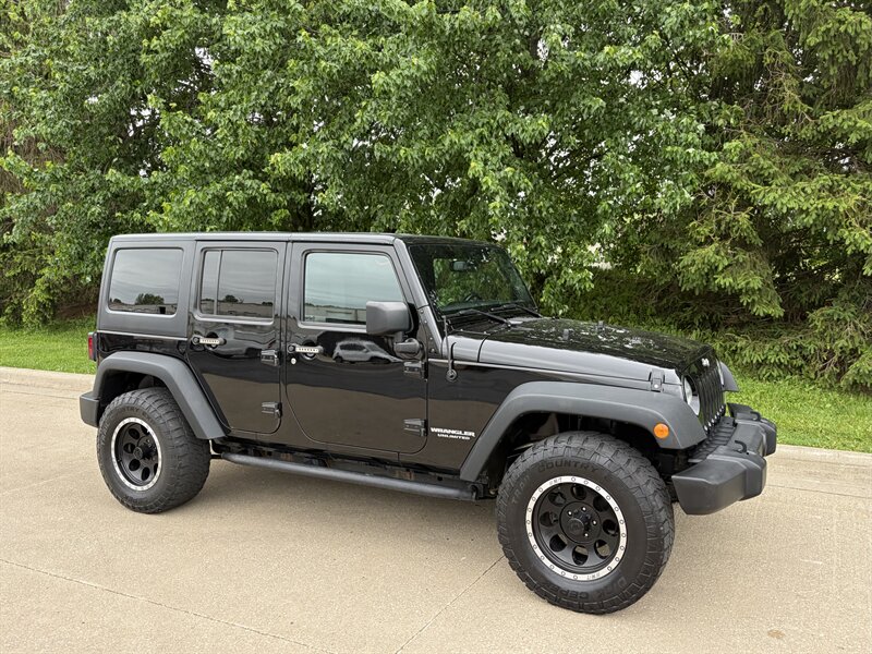 2016 Jeep Wrangler Unlimited Sport - Photo 4 - Brunswick, OH 44212