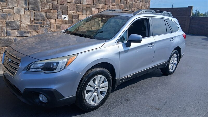 2015 Subaru Outback 2.5i Premium - Photo 13 - Brunswick, OH 44212