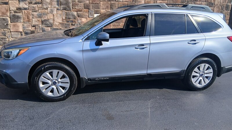 2015 Subaru Outback 2.5i Premium - Photo 15 - Brunswick, OH 44212
