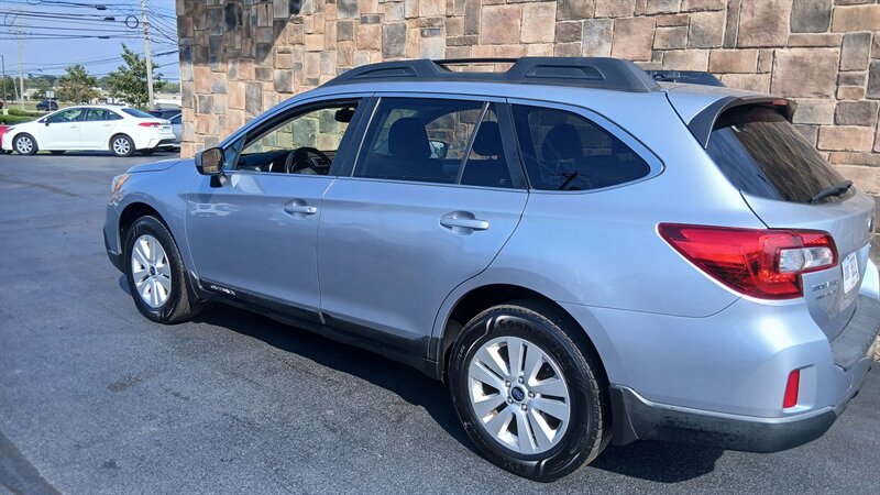 2015 Subaru Outback 2.5i Premium - Photo 18 - Brunswick, OH 44212