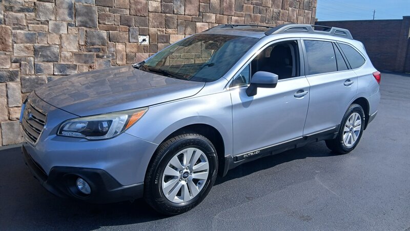 2015 Subaru Outback 2.5i Premium - Photo 12 - Brunswick, OH 44212