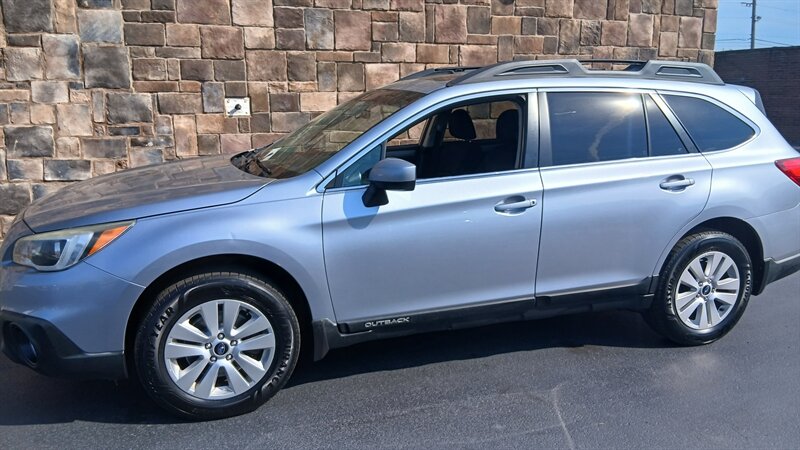 2015 Subaru Outback 2.5i Premium - Photo 5 - Brunswick, OH 44212