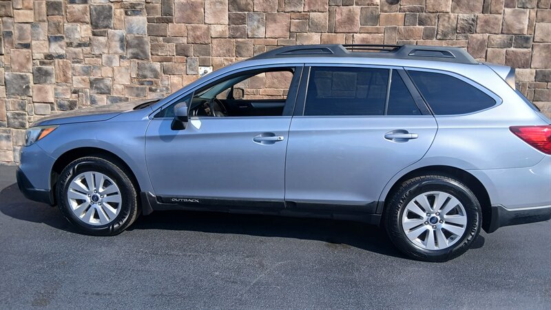 2015 Subaru Outback 2.5i Premium - Photo 21 - Brunswick, OH 44212