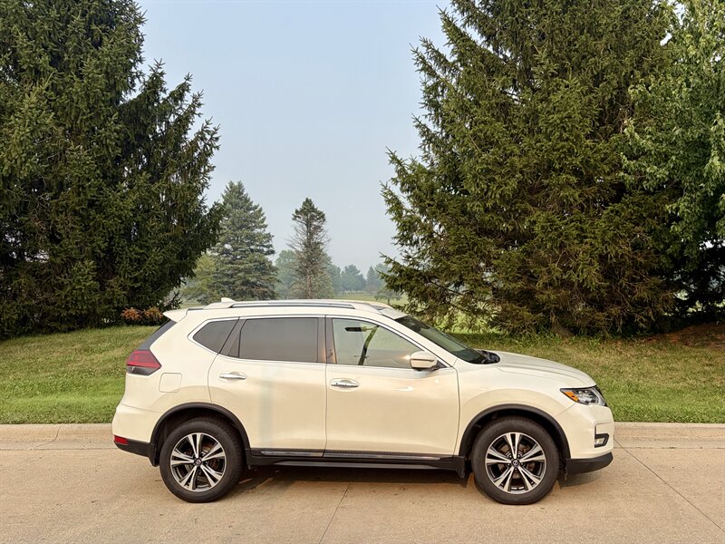 2018 Nissan Rogue S - Photo 5 - Brunswick, OH 44212